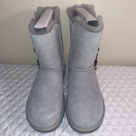 UGG SIZE 6 BRAND NEW IN BOX AZALEA CHARM GORGEOUS BOOTS - Picture 2 of 15